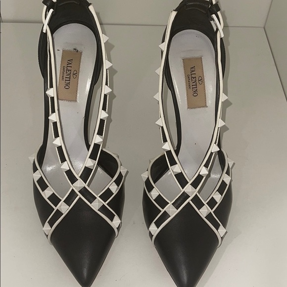 Valentino heels 38 1/2 - Picture 2 of 5